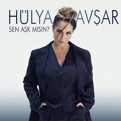 Hülya Avşar'dan yeni şarkı: Sen Aşk Mısın?